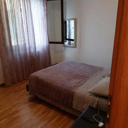 Deluxe Appartament 100 M² For 4 People Near Racetrack イーモラ