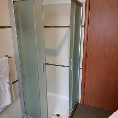 Deluxe Appartament 100 M² For 4 People Near Racetrack アパート *